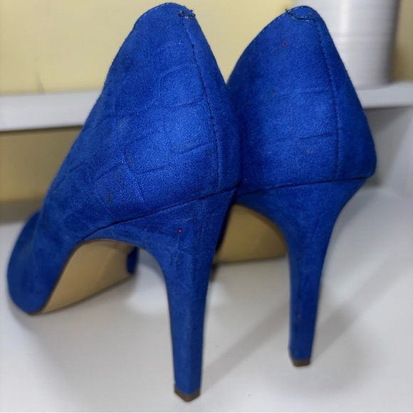 BCBGeneration Size 7.5 Cobalt Blue D’Orsay Pumps Pointed Toe Stiletto Heels - Picture 10 of 11